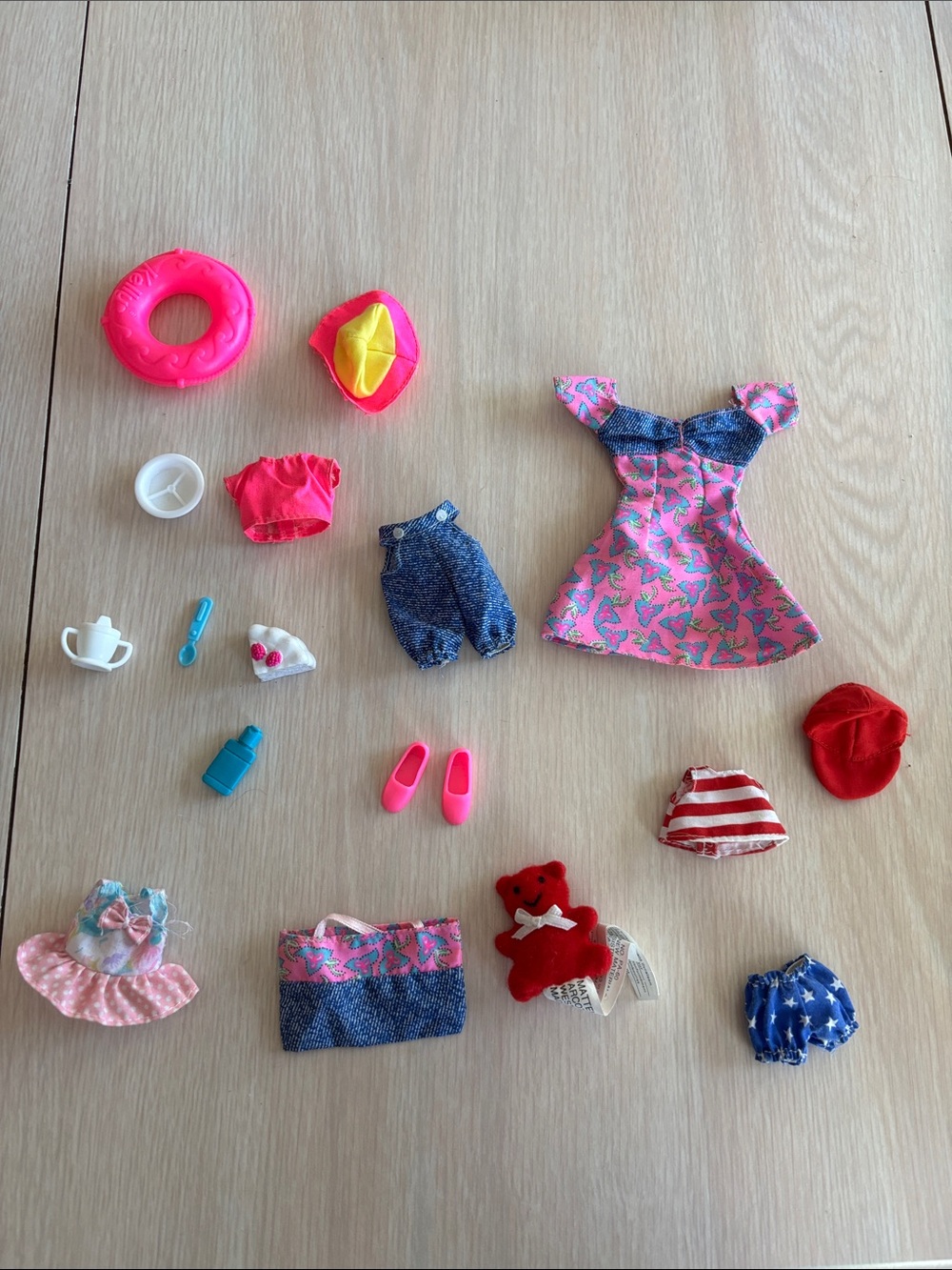 1996 Mattel Cute ‘N Cool Fashions Barbie Kelly and Lil Friends Clothes & Acc